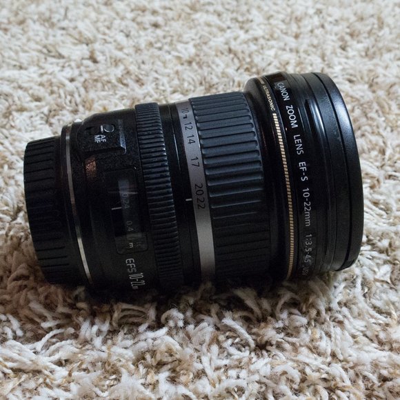 Canon 7D DLSR Camera and Lens - Picture 3 of 4